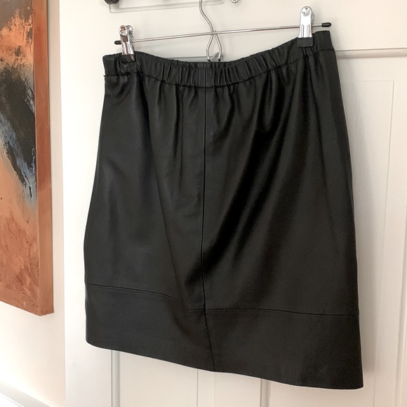 Kenneth Cole New York Dresses & Skirts - Kenneth Cole 100% leather skirt size 6